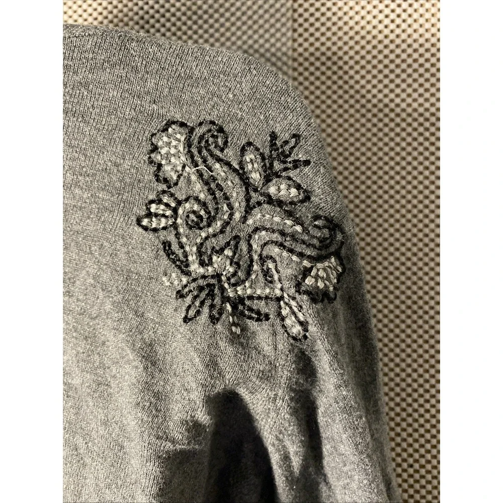 Maurice's Cardigan Sweater XL Womens Light Cinch Sleeves Pattern On Shoulders‎ - Picture 6 of 8